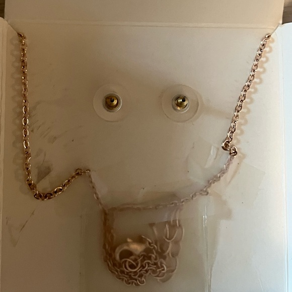 🌸Nine West Necklace & Earrings - Picture 3 of 3